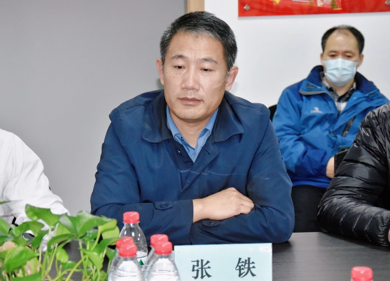 2-学院党委书记张铁介绍党建工作.jpg 2-学院党委书记张铁介绍党建工作.jpg