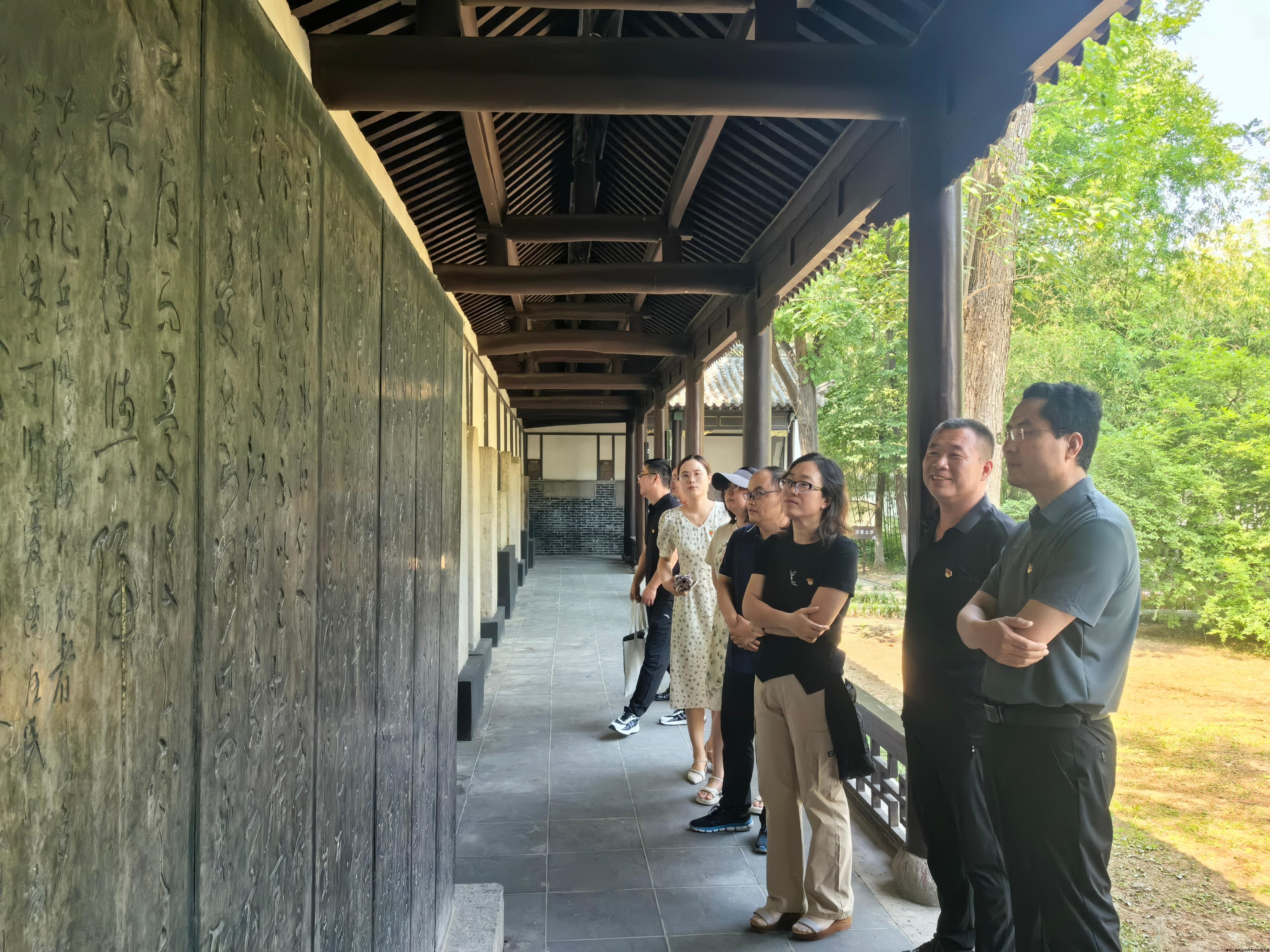 实地开展廉政教育.jpg 实地开展廉政教育.jpg