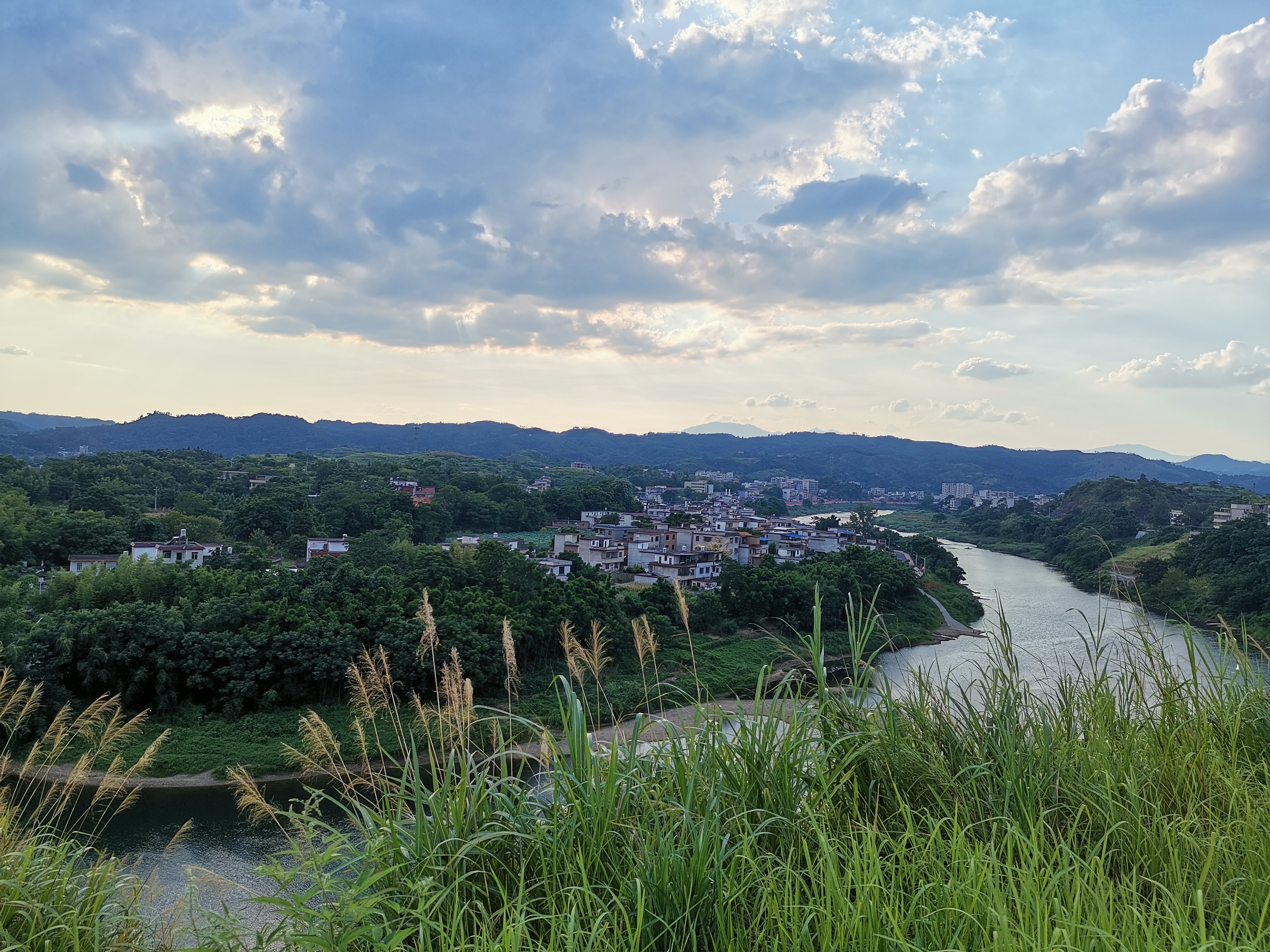 16.蜿蜒流淌而过的武水.jpg 16.蜿蜒流淌而过的武水.jpg