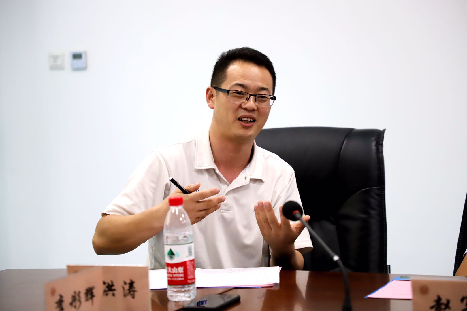 西京学院行健书院第三党支部书记武洪涛发言交流
