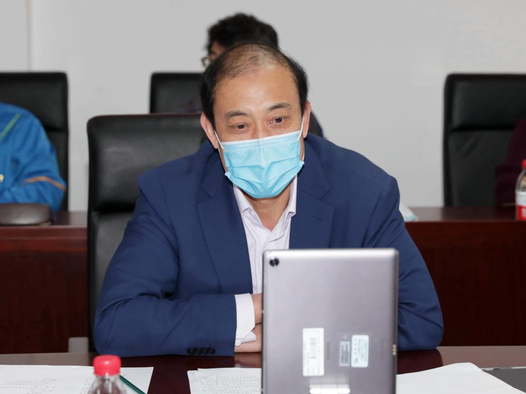 何秀超讲话.jpg 何秀超讲话.jpg