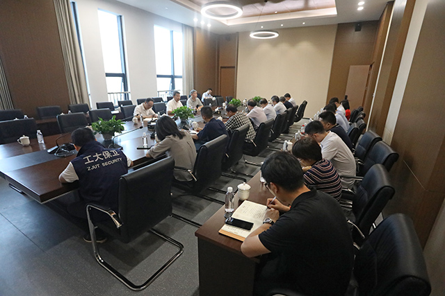 李小年赴莫干山校区检查开学各项工作-会议全景.jpg 李小年赴莫干山校区检查开学各项工作-会议全景.jpg