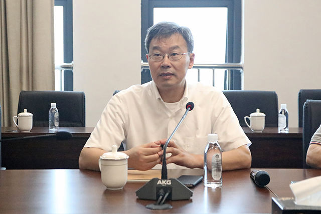 李小年赴莫干山校区检查开学各项工作-李小年讲话.jpg 李小年赴莫干山校区检查开学各项工作-李小年讲话.jpg