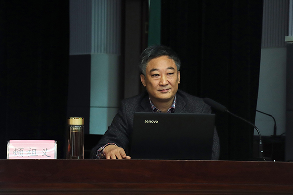 顿祖义讲党课.jpg 顿祖义讲党课.jpg