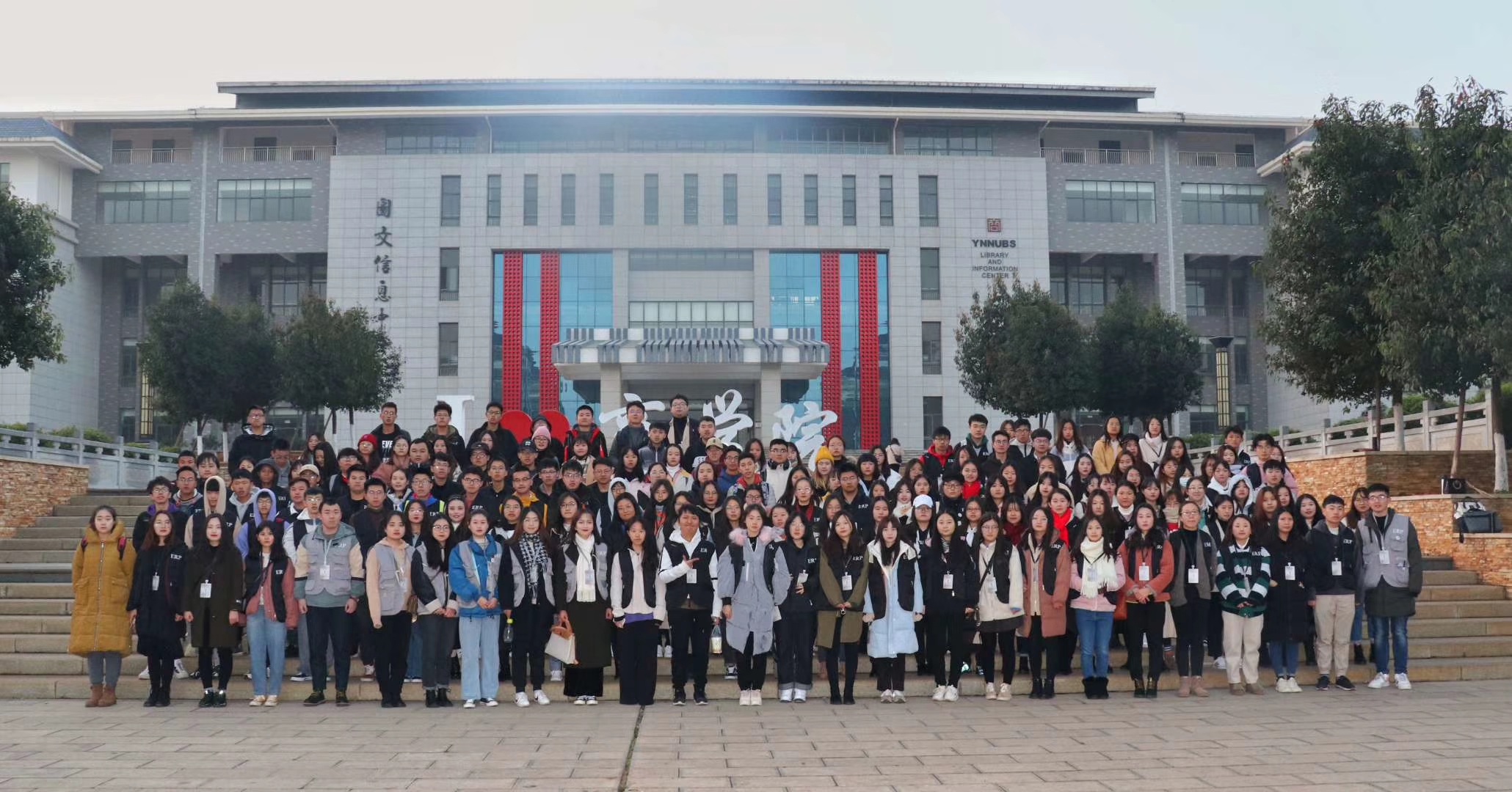 沙盘比赛合照  胡金雪.jpg 沙盘比赛合照  胡金雪.jpg