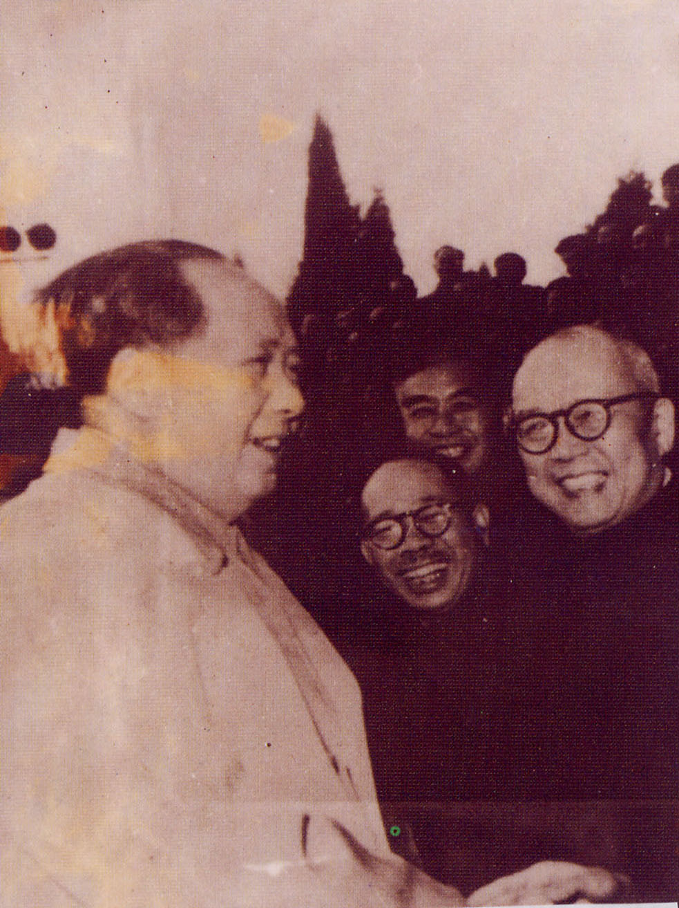 1954年9月,沈克非(右一)出席第一届全国人民代表大会第一次会议期间,受到毛泽东的接见01.jpg 1954年9月,沈克非(右一)出席第一届全国人民代表大会第一次会议期间,受到毛泽东的接见01.jpg