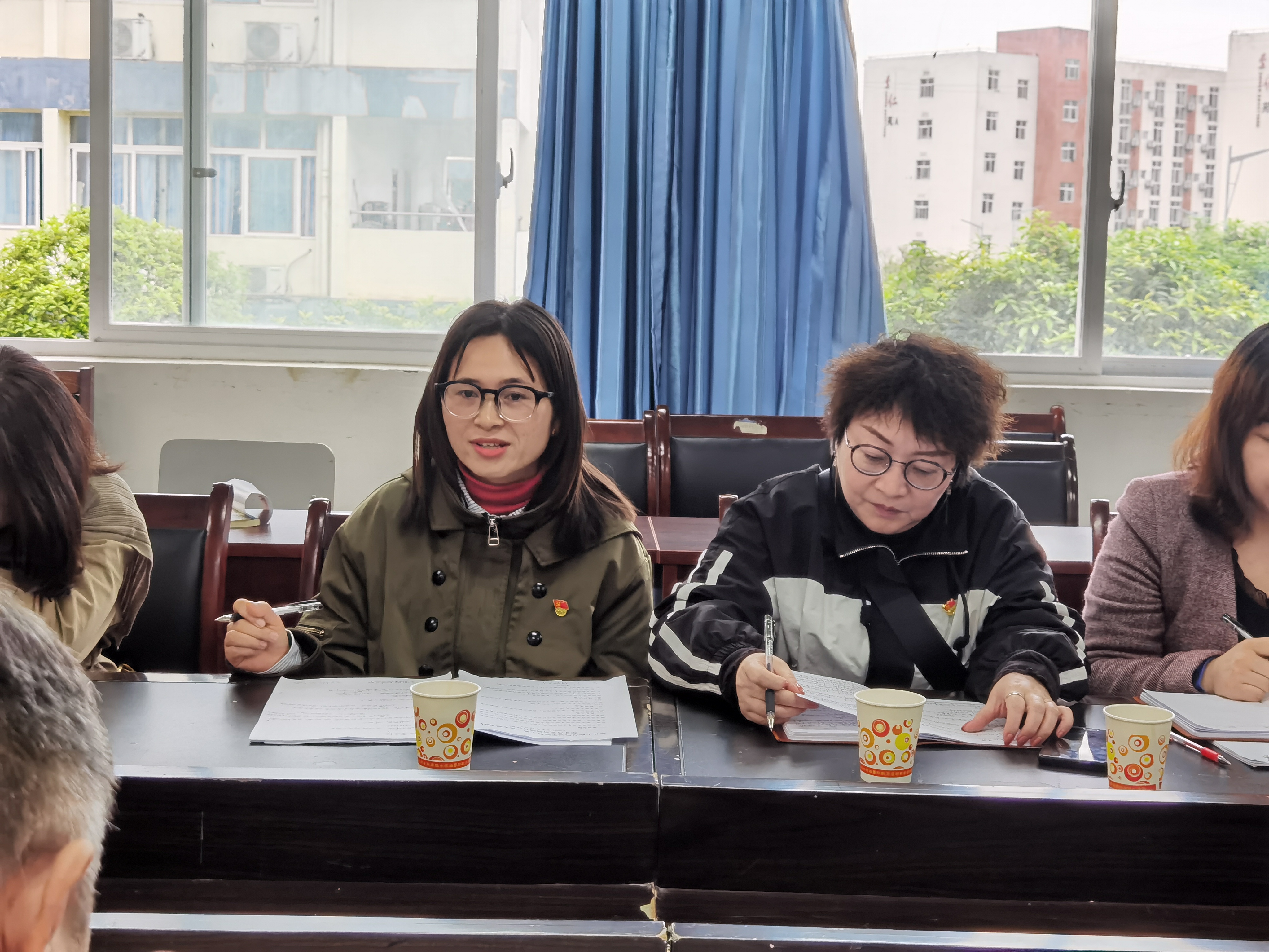 3 铜仁学院机关一支部副书记张蕾做党建工作知识介绍