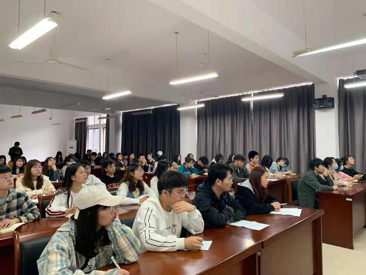 图片2.png 图片2.png