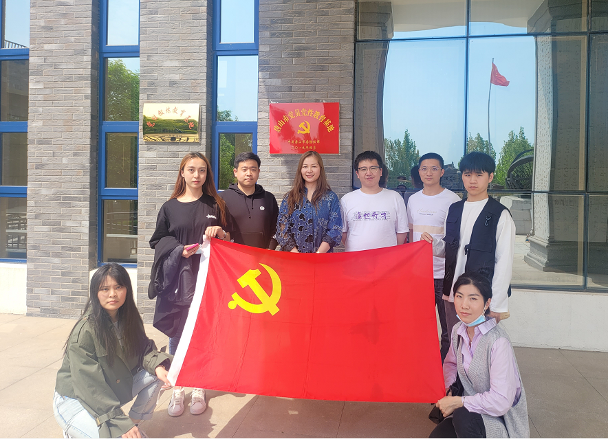 党员王颖和学生到纪委监委运河警示教育基地开展党日活动中.png 党员王颖和学生到纪委监委运河警示教育基地开展党日活动中.png