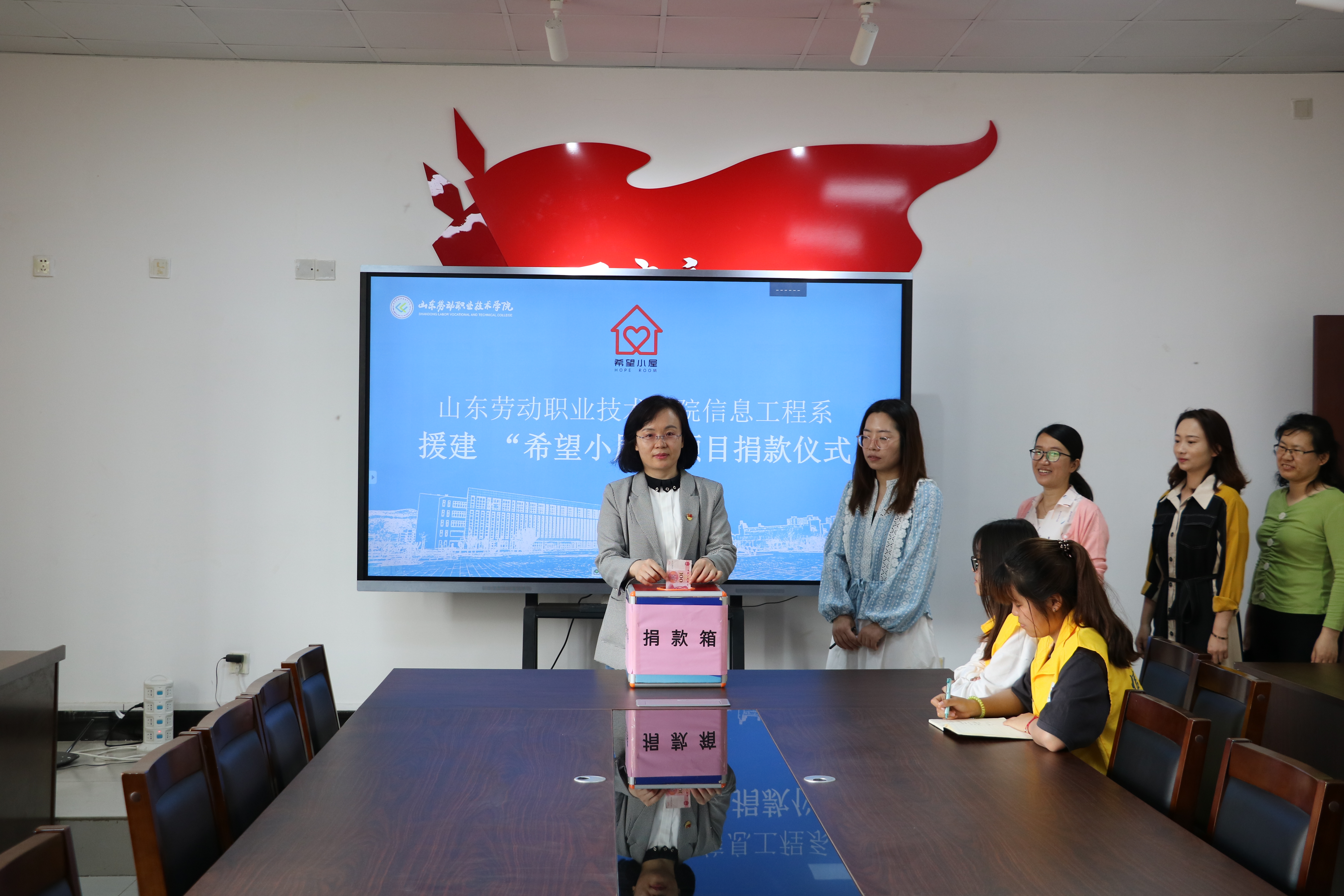 721AAA6BF47DFCCEBF1ED223180D6721.jpg 721AAA6BF47DFCCEBF1ED223180D6721.jpg