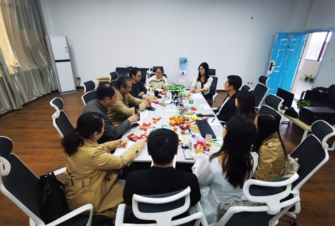 青年教师座谈会.jpg 青年教师座谈会.jpg