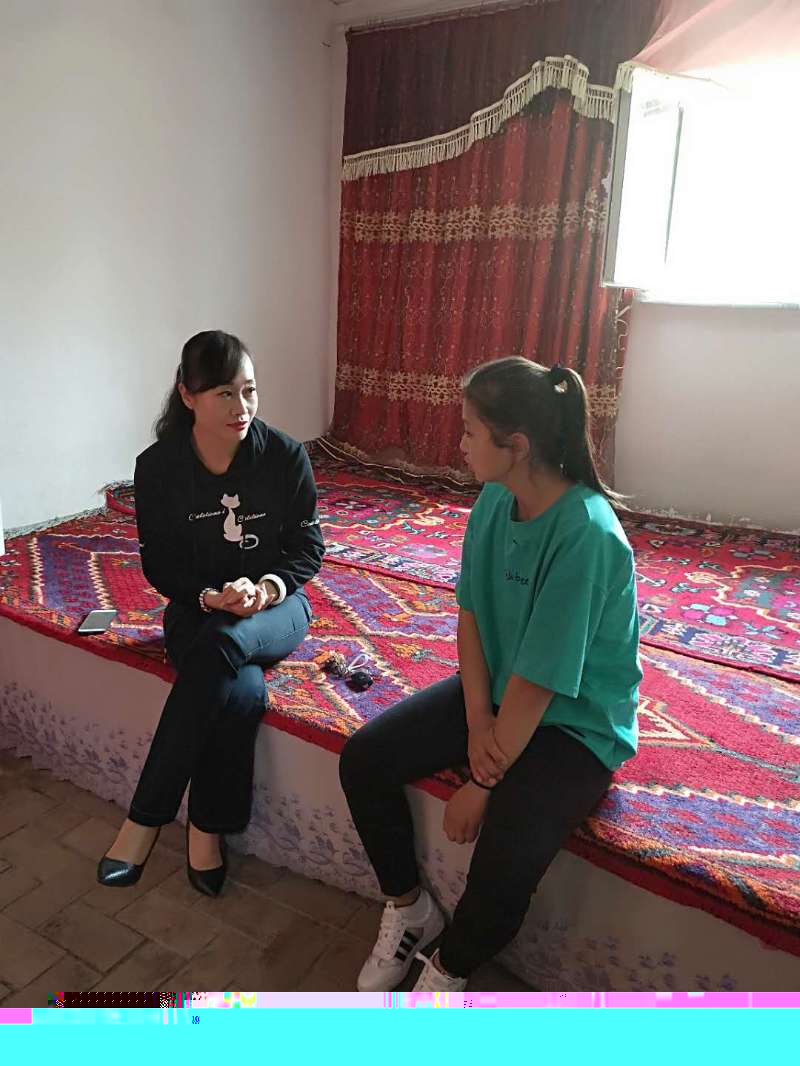 民族团结情 石榴花开美——