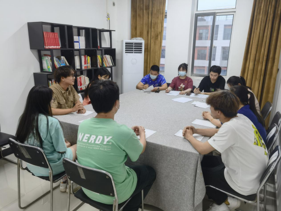 图2 参赛成员发表言论.png 图2 参赛成员发表言论.png