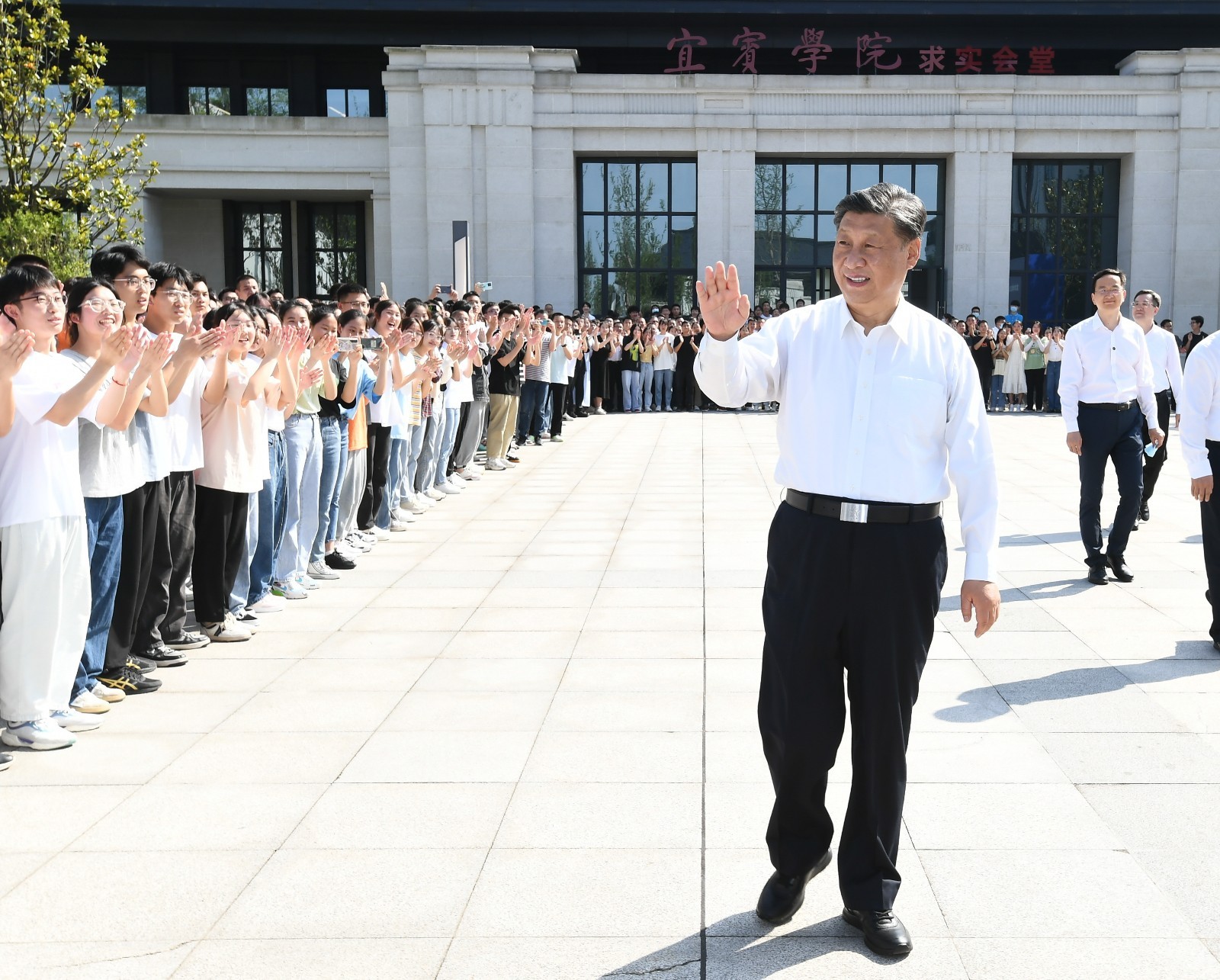 习近平总书记考察调研宜宾学院