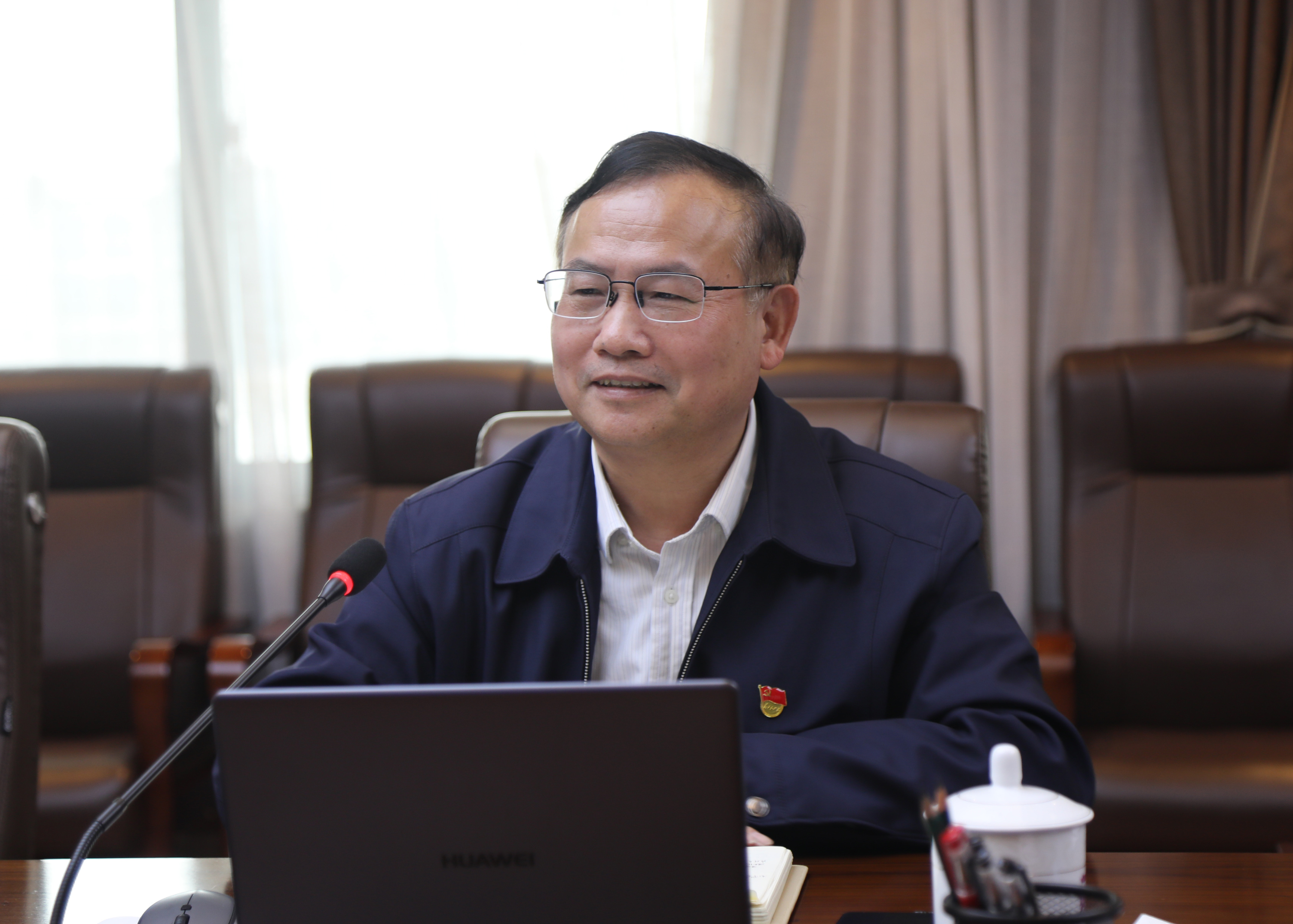 3.校党委常委、统战部部长、机关党委书记黄海波分享学习心得(wang).jpg 3.校党委常委、统战部部长、机关党委书记黄海波分享学习心得(wang).jpg