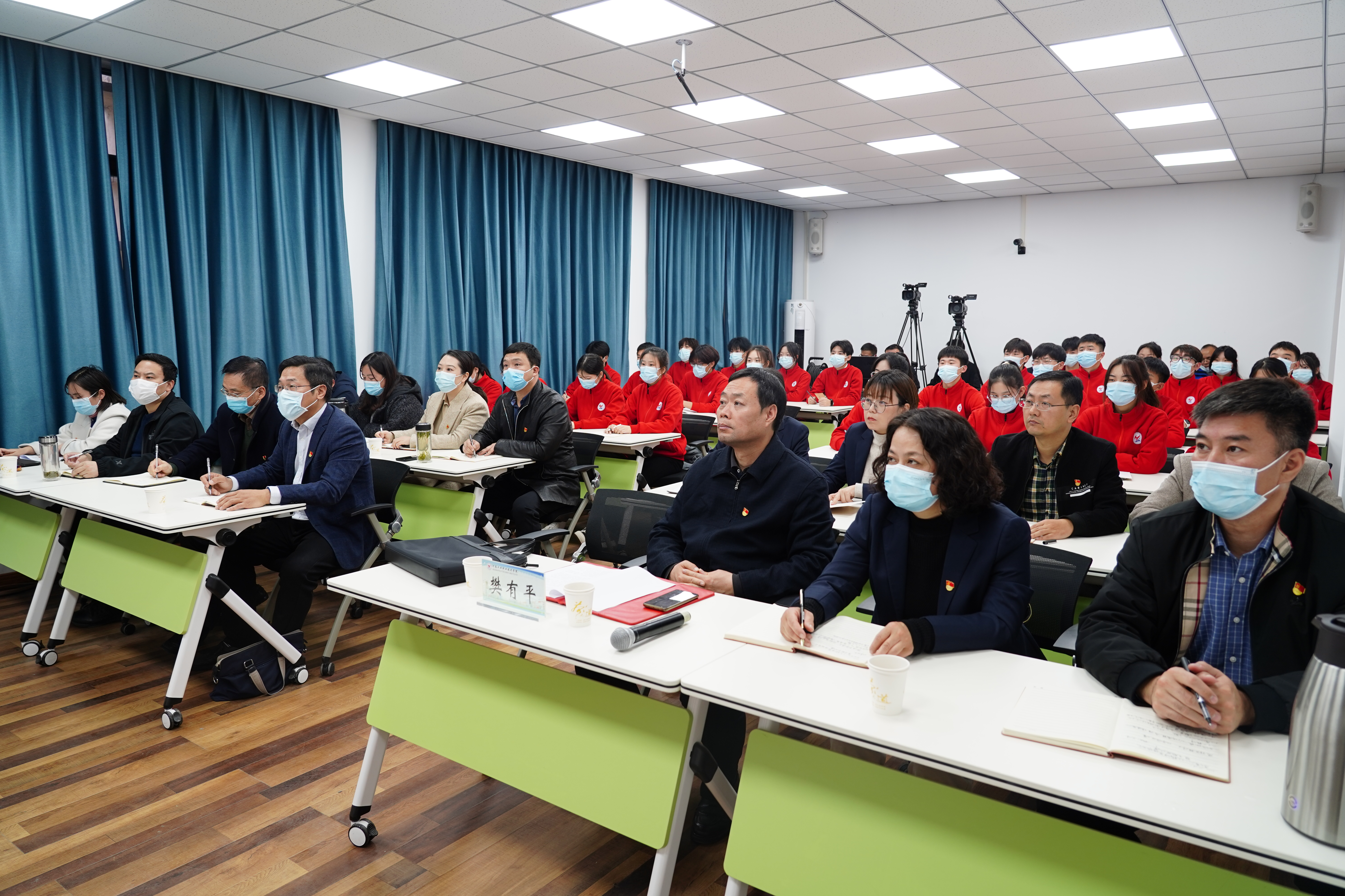 报告02.jpg 报告02.jpg