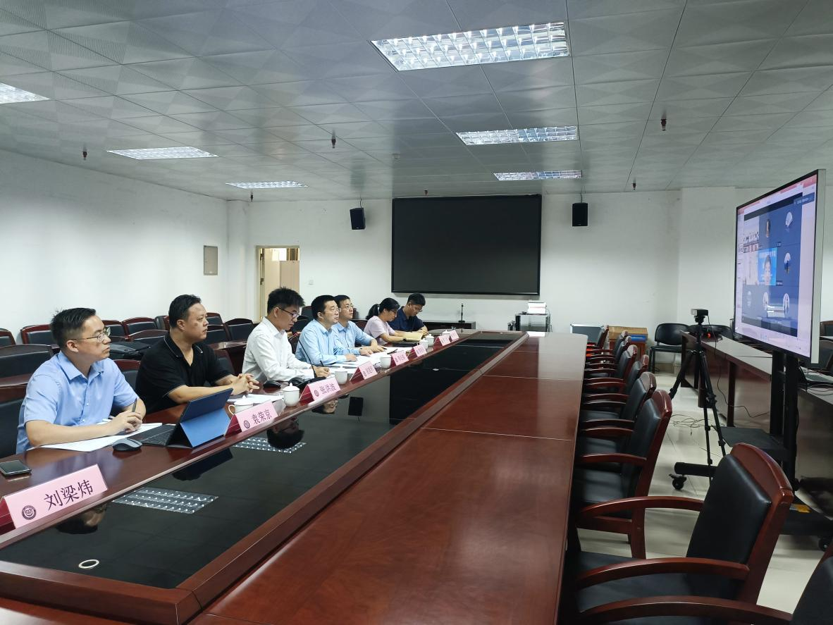 图2  会议现场2.png 图2  会议现场2.png