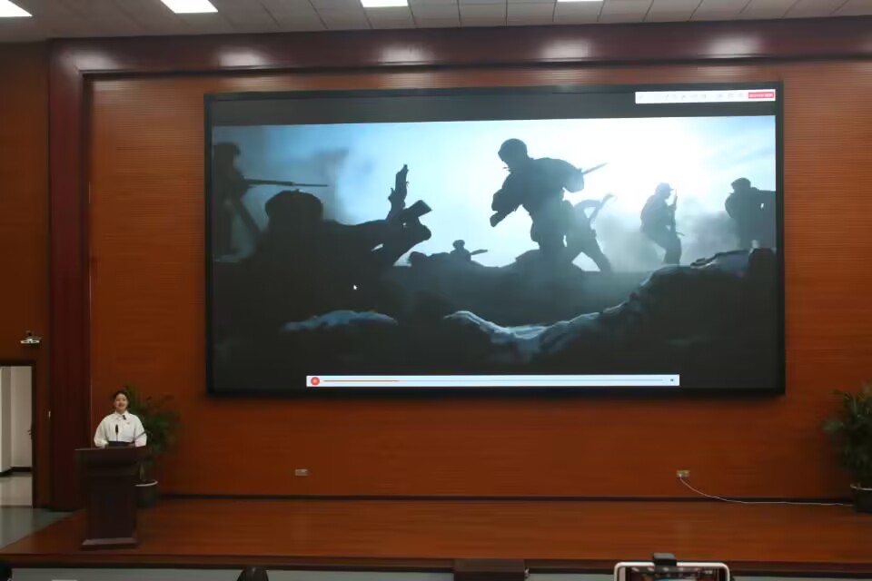 “悟思想·聚力量”学习党的二十大精神汇报演出照片(2).jpg “悟思想·聚力量”学习党的二十大精神汇报演出照片(2).jpg