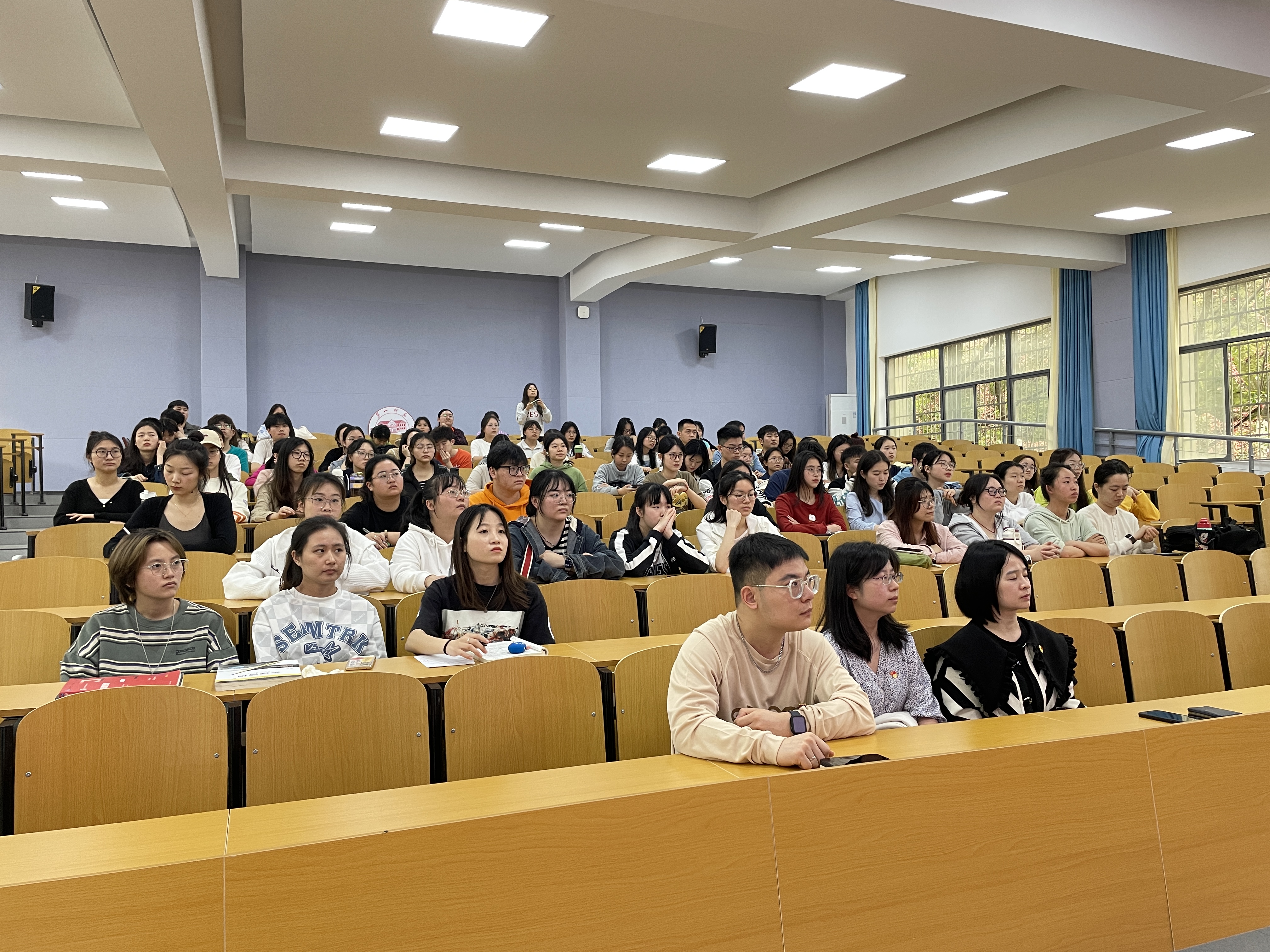 照片2.jpg 照片2.jpg