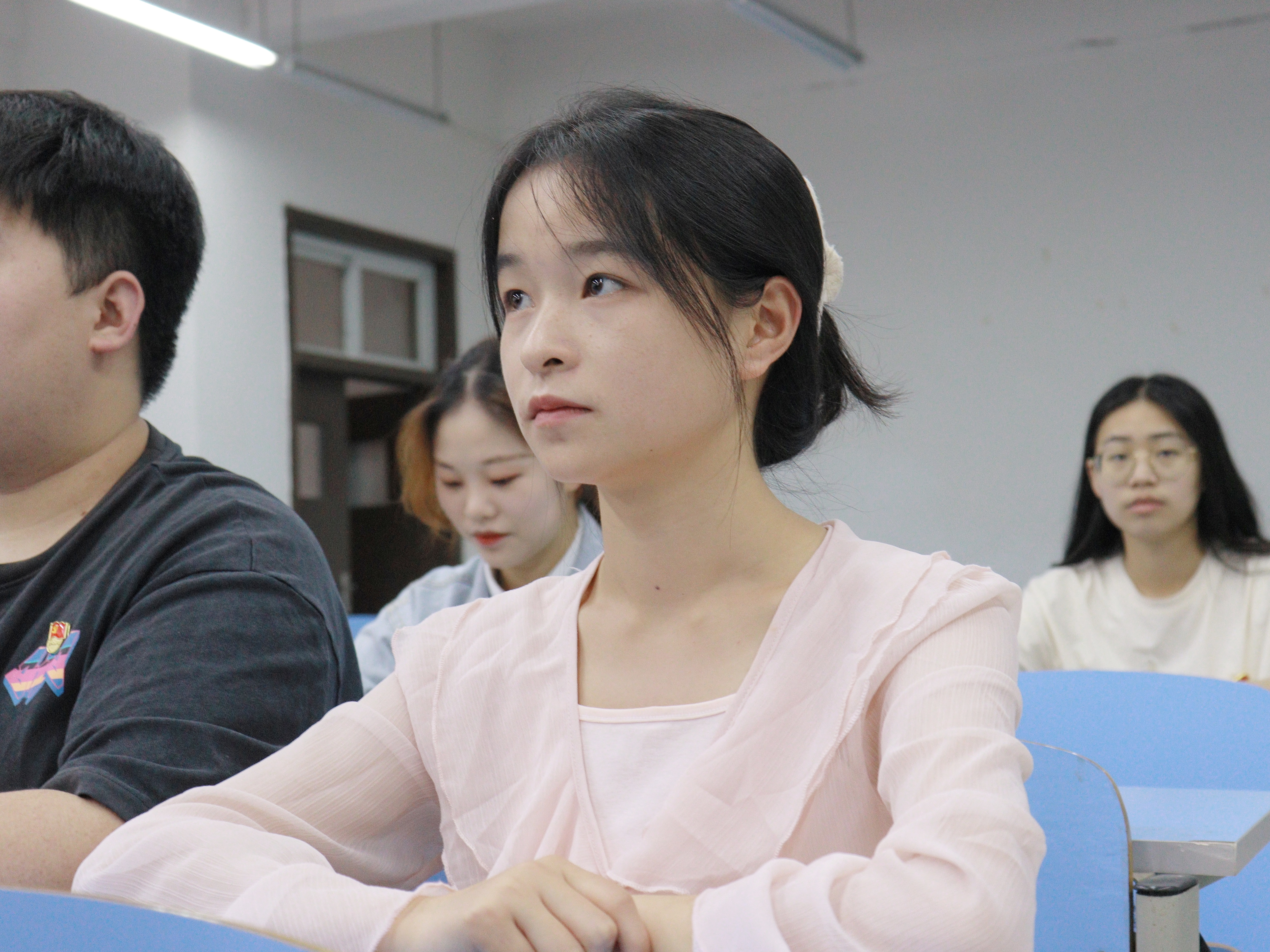 同学l.jpeg 同学l.jpeg