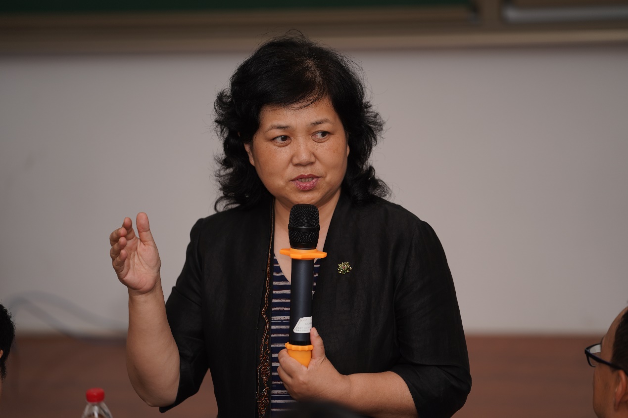 李淑静发言.jpg 李淑静发言.jpg