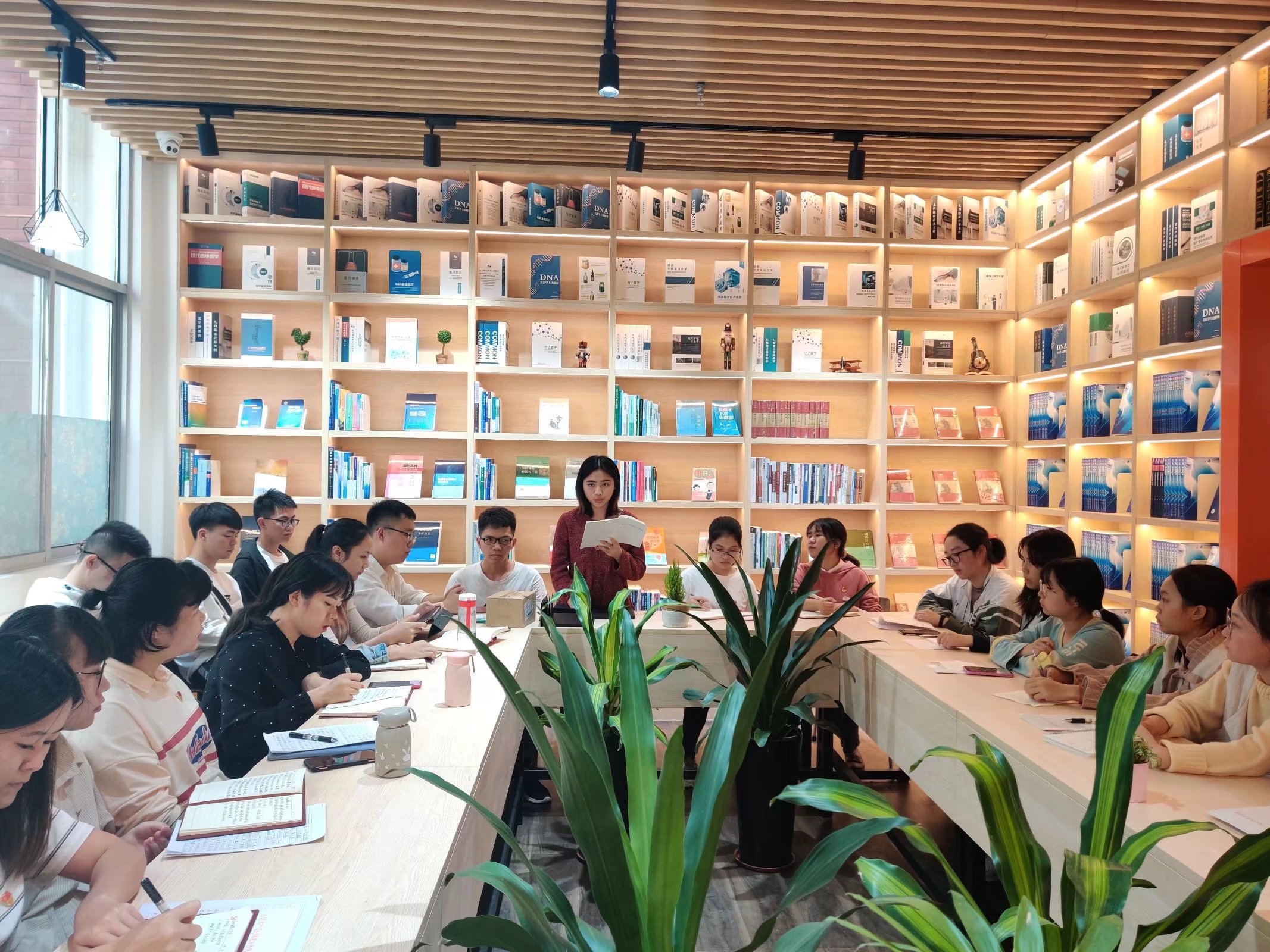 14榜样领航.jpeg 14榜样领航.jpeg