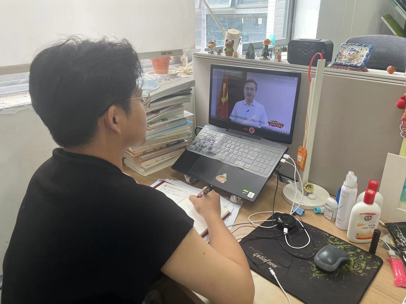 交互设计党支部 吴剑斌.jpg 交互设计党支部 吴剑斌.jpg