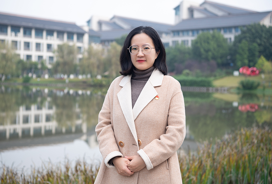 大数据学院辅导员 冯媛媛.jpg