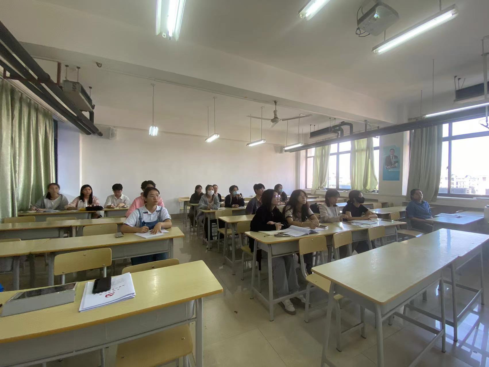 参会人员全景.jpg 参会人员全景.jpg