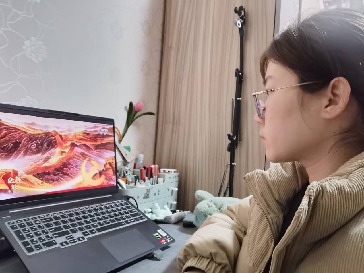 12月22日，支部教师观看《榜样8》情况--水利工程与水环境教研室党支部