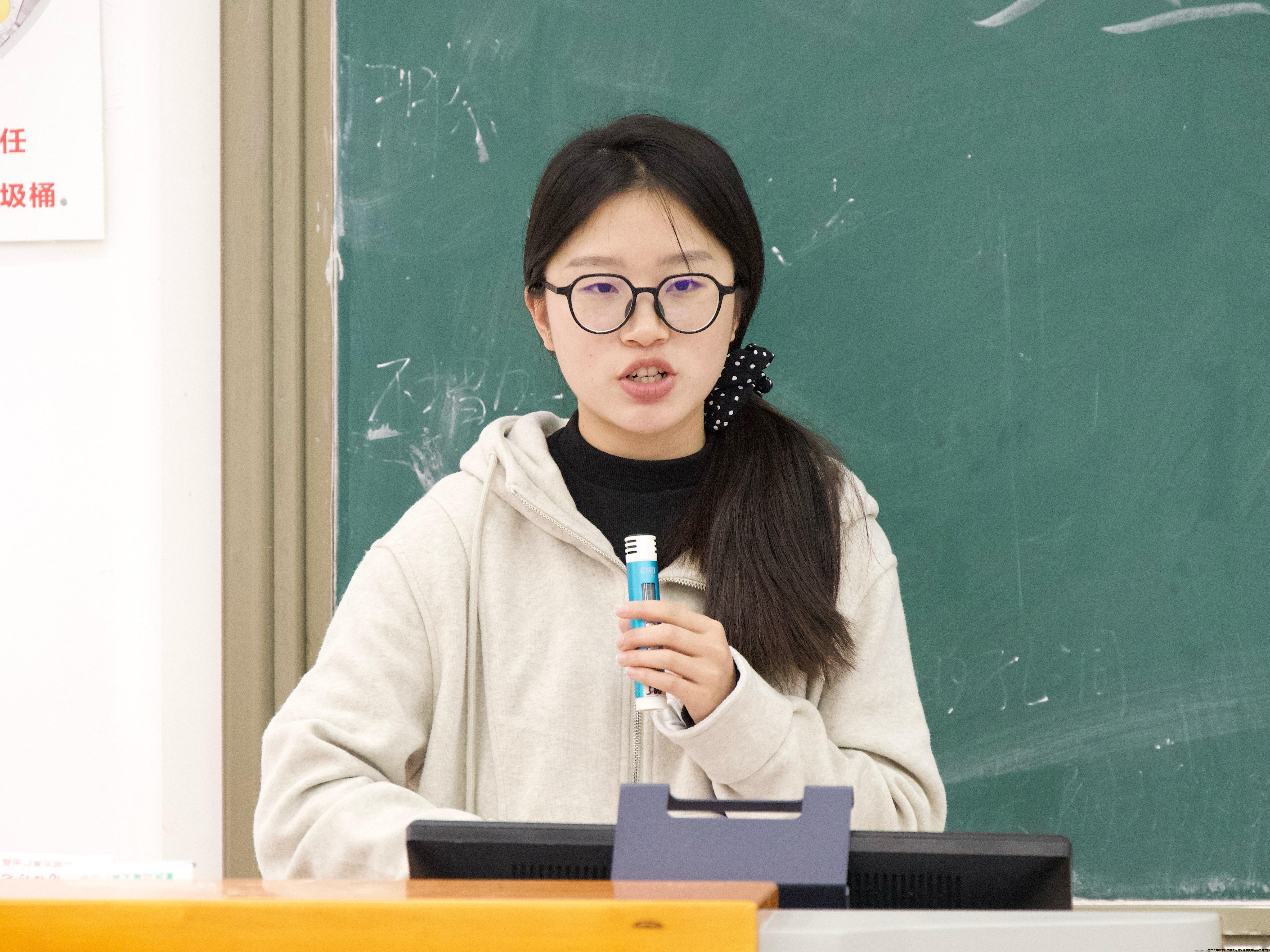 曹明明.JPG 曹明明.JPG