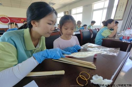 活动照2.jpg 活动照2.jpg