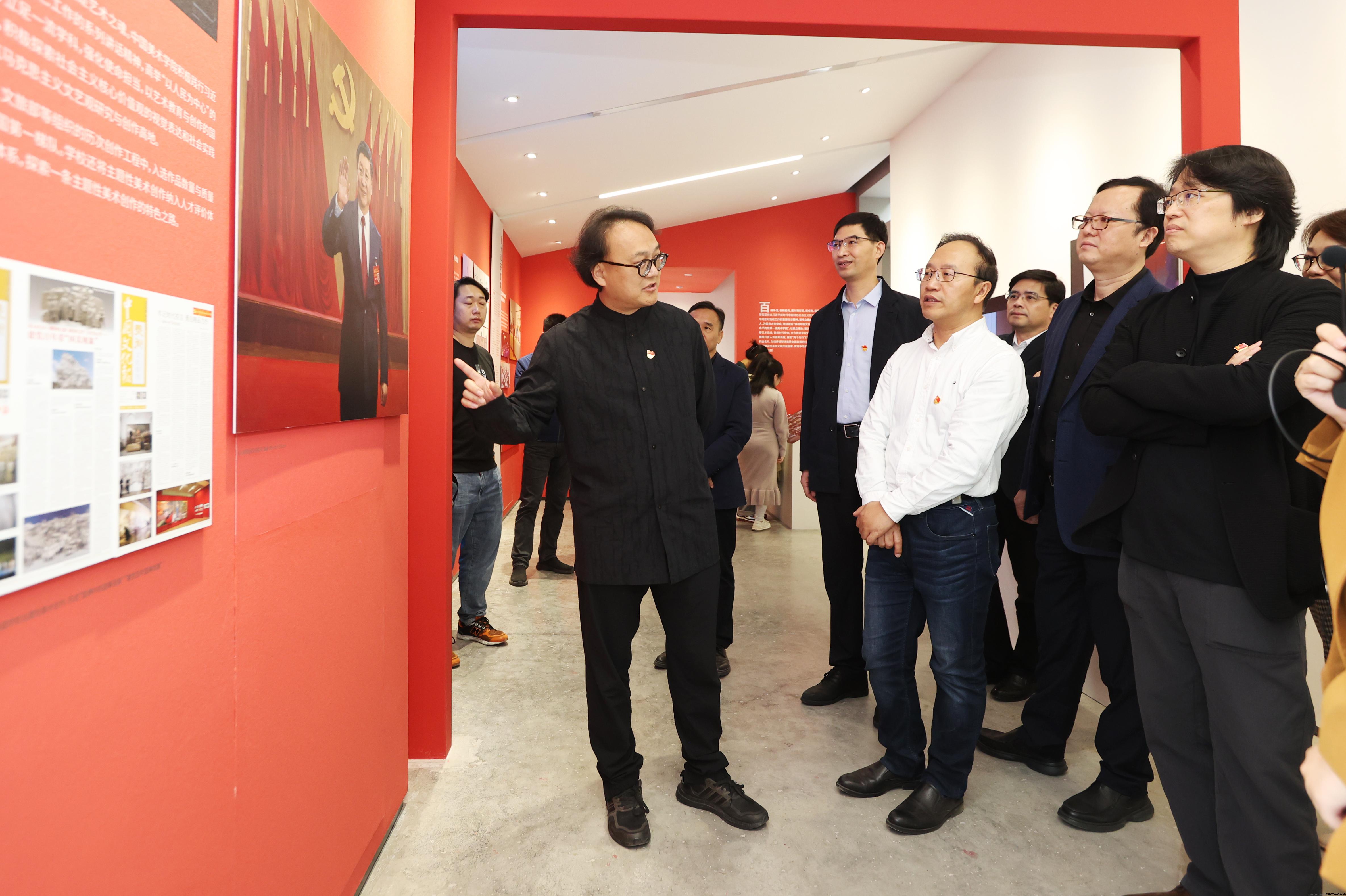 3.凝练烽火艺程，建成党建文化长廊，视觉表征中国共产党人精神谱系，是常态化开展主题教育和思政教育的新阵地.jpg