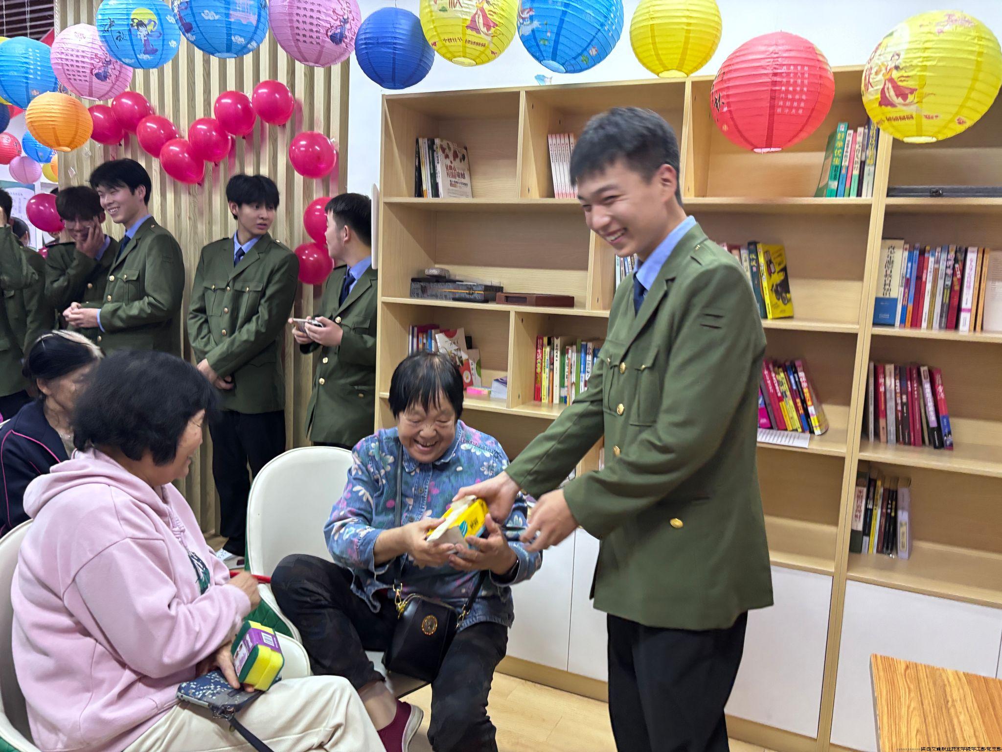 A474FA599BB66AEF76AF2CDF10C_F49E6640_68923.jpg A474FA599BB66AEF76AF2CDF10C_F49E6640_68923.jpg